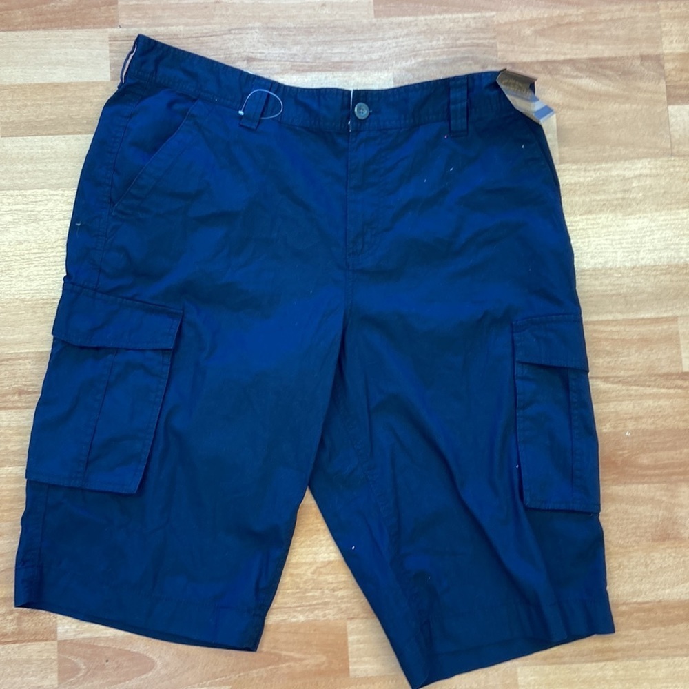 🆕navy blue cargo/ messenger shorts size 40
